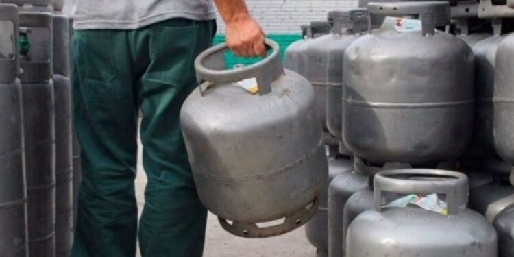 Preço do gás de cozinha é reduzido em 9,8% para distribuidoras