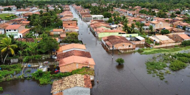 Chuvas na Bahia: deixam 14 mil desalojados e 164 mil pessoas já foram afetadas