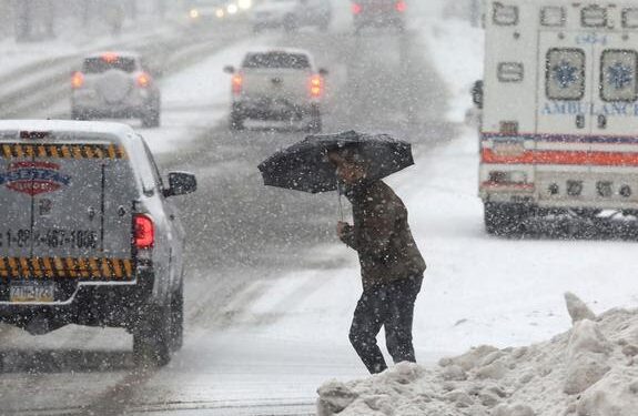 Número de mortos por tempestade de neve nos EUA sobe para 30 e pessoas podem congelar em minutos nas ruas