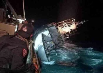 Naufrágio de navio deixa 31 pessoas desaparecidas