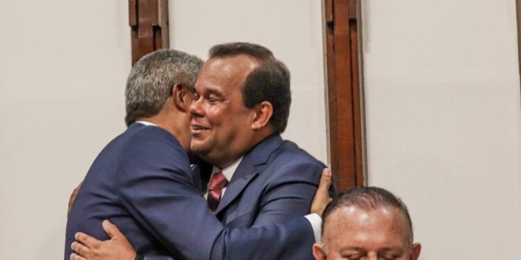 Jerônimo Rodrigues e Geraldo Júnior são empossados governador e vice