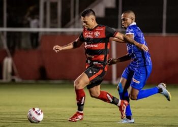 Vitória bate o Doce Mel e vence a primeira no Campeonato Baiano