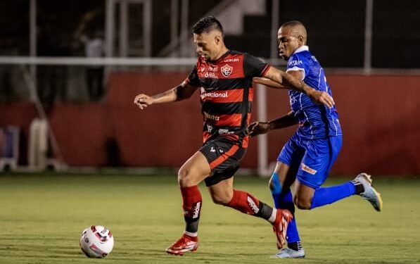 Vitória bate o Doce Mel e vence a primeira no Campeonato Baiano