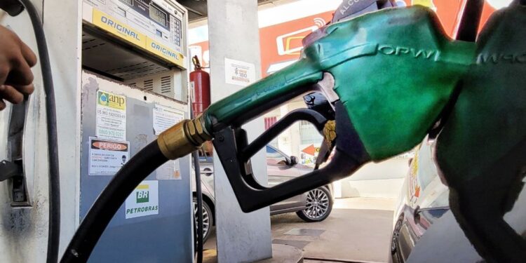 Petrobras aumenta preços da gasolina para as distribuidoras