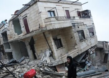 Terremoto deixa mais de 1,6 mil mortos na Turquia e na Síria
