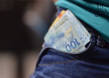 Desconto do INSS no salário muda neste mês; veja a nova tabela com os valores