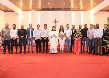 Prefeito e equipe técnica participam da 8ª noite do novenário em honra a Nossa Senhora das Candeias