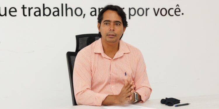 Candeias: Prefeitura garante piso dos professores e reajuste do Agentes Comunitários de Saúde e Endemias