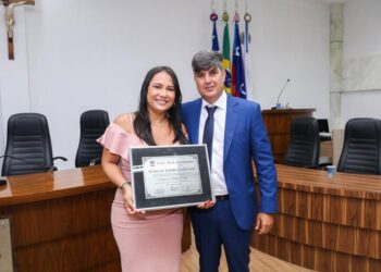 Primeira-dama Soraia Cabral e Secretário da Fazenda recebem título de Cidadão Candeense