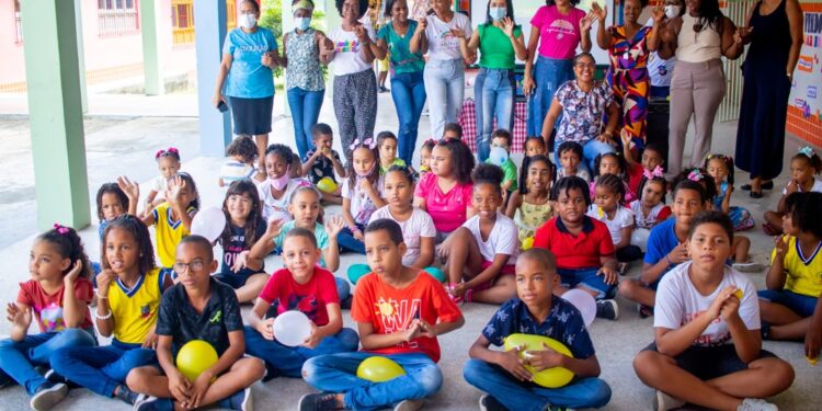 Volta às aulas: Ano letivo começou nesta segunda-feira em Candeias