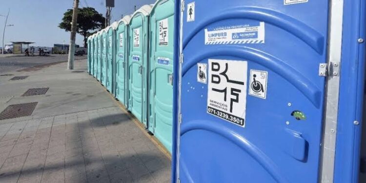 Salvador: Mulher é estuprada em banheiro químico próximo ao circuito Barra-Ondina