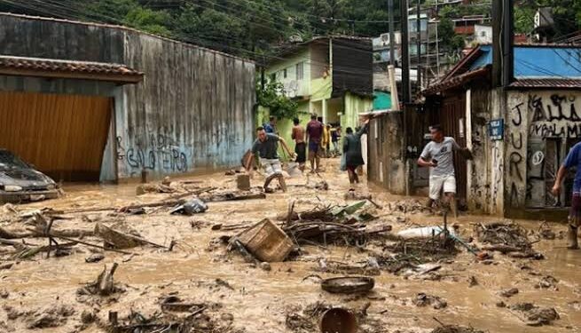 Chuvas: Tragédia no litoral de SP,  37 pessoas morreram e quase 2,5 mil tiveram que sair de casa