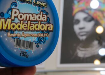 Anvisa proíbe venda de todas as pomadas usadas para modelar e trançar cabelos