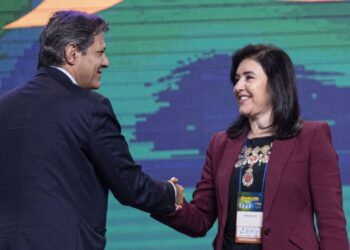 Reforma tributária terá regra de transição de 20 anos