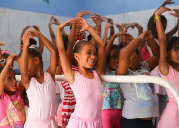 Candeias: Aulas de Ballet e Artesanato acontecem na cidade
