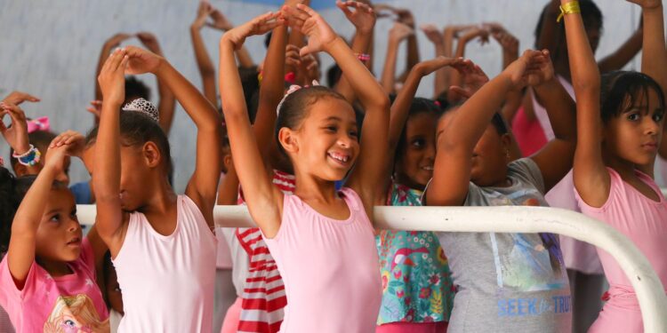 Candeias: Aulas de Ballet e Artesanato acontecem na cidade