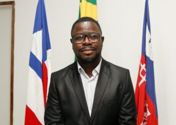 Candeias: Secretário Gilvanei Pereira, fala da Santa Cesta e dos programas sociais do Município para a população na rádio Baiana FM