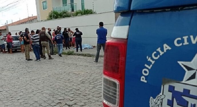 Estudante universitária é morta com 9 tiros em Feira de Santana