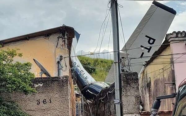 Pai que pilotava avião que caiu em BH, morre e filha fica gravemente ferida