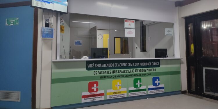 Madre de Deus: Pacientes reclamam da demora do atendimento, na emergência do Hospital
