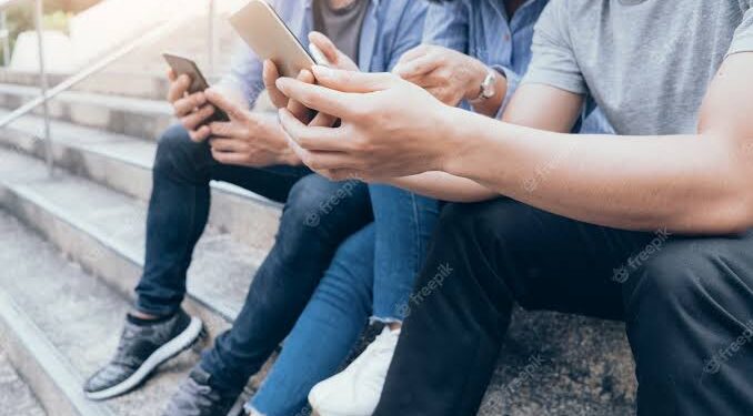 Aplicativo Discord nova ferramenta que incentiva adolescentes a automutilação, a praticar crueldade contra animais e até pedofilia