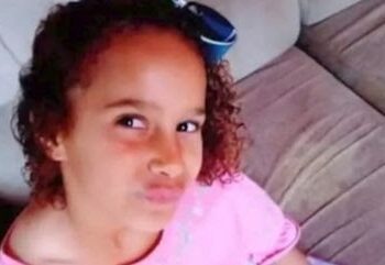Menina de 8 anos desaparecida é encontrada morta embaixo de sofá do vizinho