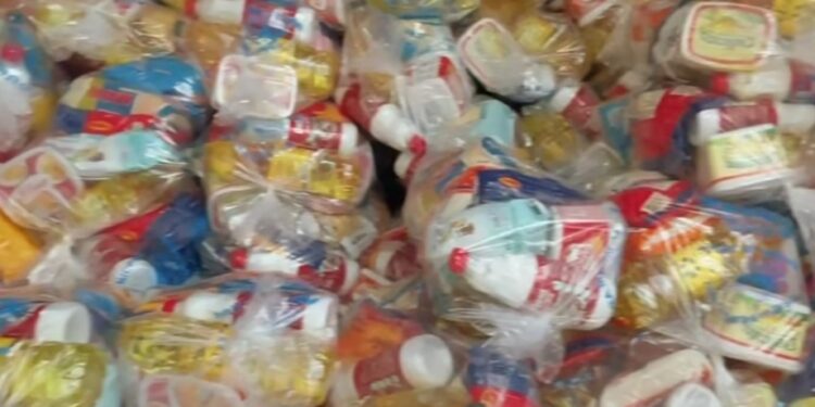 Madre de Deus: Prefeitura entrega Cestas juninas