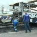 Ônibus é incendiado após atropelamento de mulher