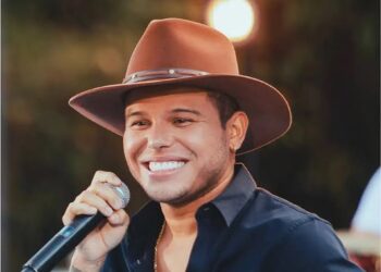 Tierry sofre acidente e capota carro a caminho de show na Bahia