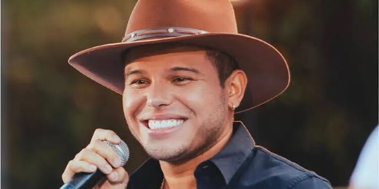 Tierry sofre acidente e capota carro a caminho de show na Bahia