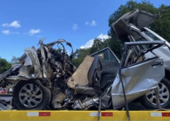 Acidente mata 6 jovens que voltavam de festa