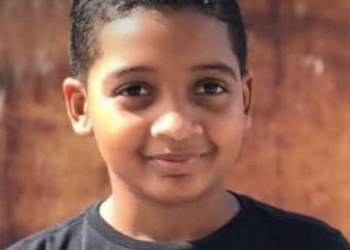 Lauro de Freitas: PM lamenta morte de menino e diz que armas de agentes serão periciadas