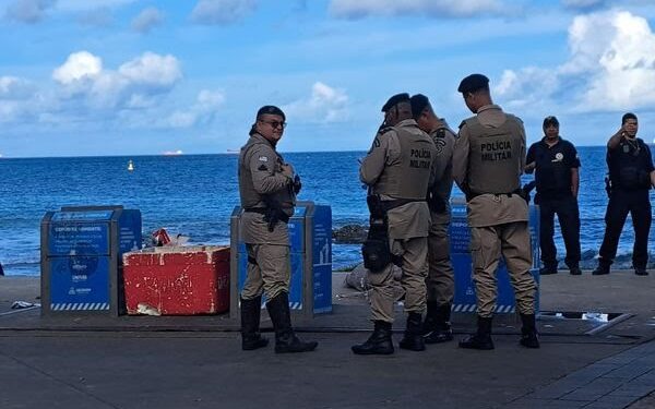 Salvador: Corpo é encontrado dentro de isopor na praia do Porto da Barra