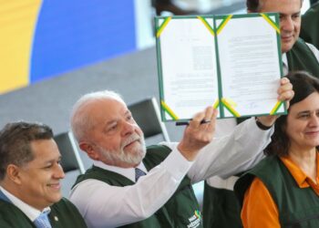 Lula sanciona lei do Mais Médicos