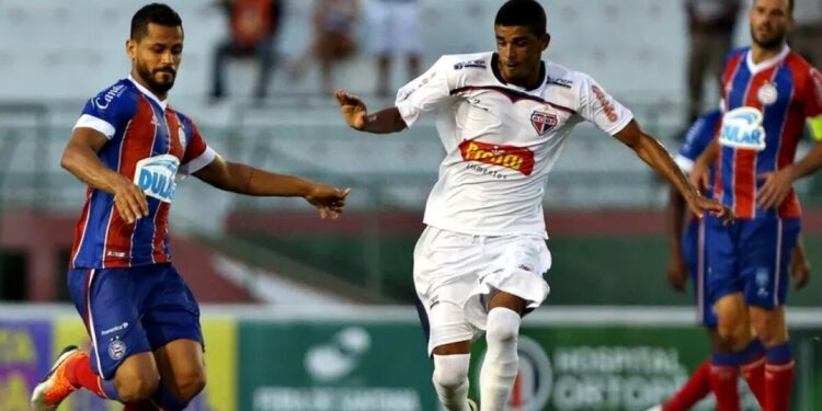 Atacante Deon, do Bahia de Feira, sofre mal súbito e morre durante treino