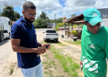 Candeias: Em 1º dia na SESP secretário visita comunidades e fiscaliza trabalho de iluminação e limpeza pública