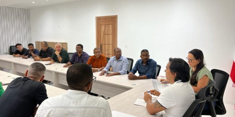 Candeias: Prefeito recebe pastores para preparar Semana Evangélica