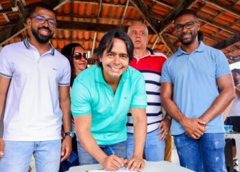 Candeias: Prefeito assina ordem de serviço para construção da praça do Condomínio 1 e 2 no Ouro Negro