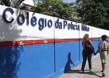 Funcionário de colégio é demitido após denúncias de trocar fotos íntimas de alunos por gabarito de provas