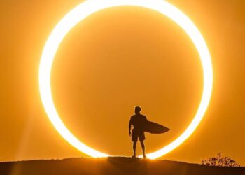 Italo Ferreira realiza ensaio fotográfico incrível durante eclipse solar