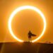 Italo Ferreira realiza ensaio fotográfico incrível durante eclipse solar