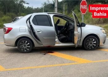 Candeias: Homem é executado com 10 tiros, dentro do carro, na frente dos filhos e da esposa