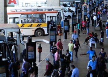 Rodoviários da RMS entram em acordo com empresa e encerram greve