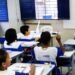Um em cada cinco alunos brasileiros estuda em escolas com falta de professores, aponta Pisa
