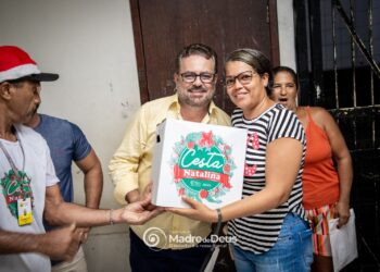 Madre de Deus: Dailton Filho distribui Cesta Natalina com queijo cuia para a comunidade