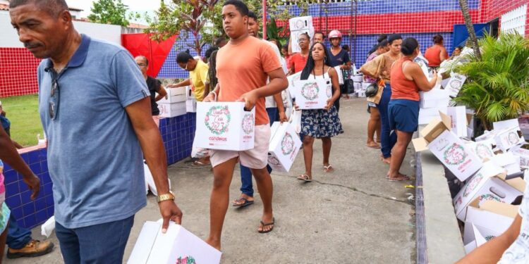 Candeias: Cesta Natalina contempla famílias candeenses pelo sexto ano consecutivo
