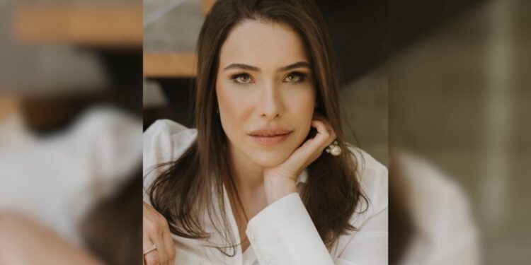 Advogada investigada por matar ex-sogro e a mãe dele, perseguia o ex com perfis falsos e 100 números de telefone, diz delegado