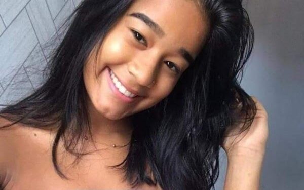 Jovem é presa por suspeita de matar garota de 17 anos com facadas; ciúmes seria a motivação do crime