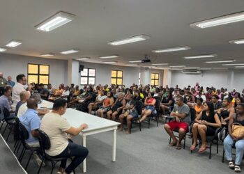 Madre de Deus: Em reunião geral, prefeito Dailton Filho anuncia adiamento do Madre Verão