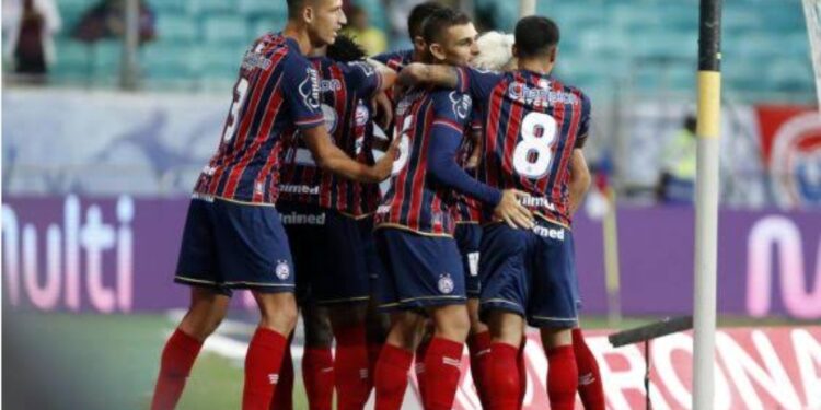Com gols de Jean Lucas e Everaldo, Bahia vence o Bahia de Feira e encosta nos líderes do Baianão